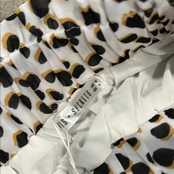 Hope's Black and White Leopard Print Skirt - Picture 2 of 2